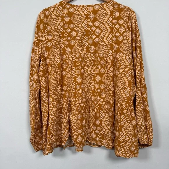 Savanna Jane Rayon Blouse, Embroidered Details, Size L, Excellent Condition - Picture 4 of 10